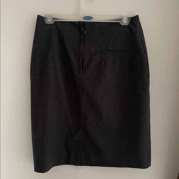 Grey pencil skirt - Picture 2 of 3
